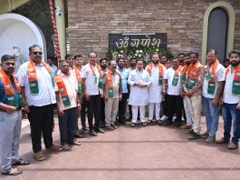 भुईबावड्यात उबाठा गटाला मोठा धक्का सुनील नारकर यांचा भाजपात प्रवे पालकमंत्री नितेश राणे यांच्या उपस्थितीत असंख्य कार्यकर्त्यांसह भाजपात दाखल